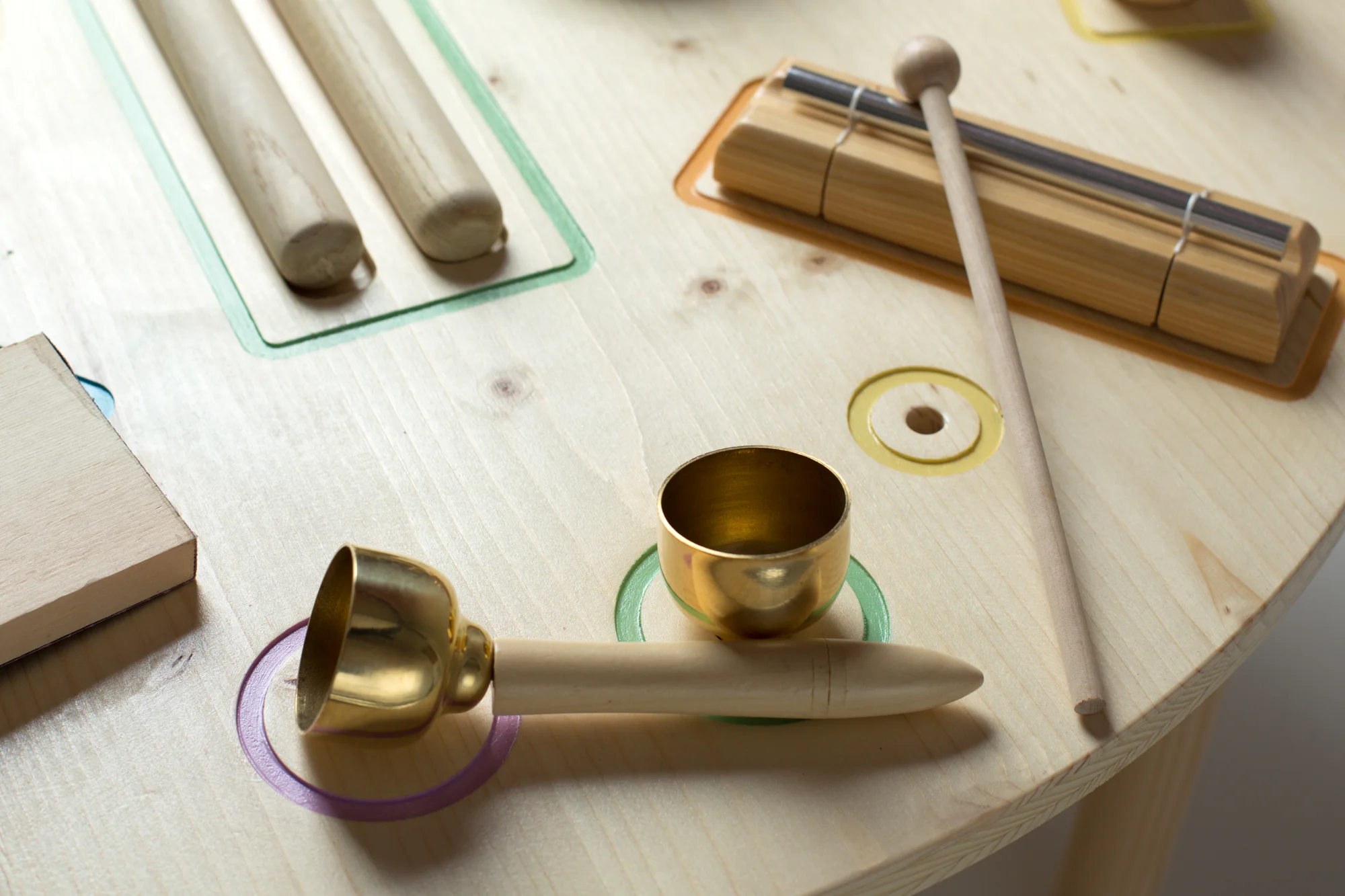 SHAKE-ASTICK Round music table - Image 7