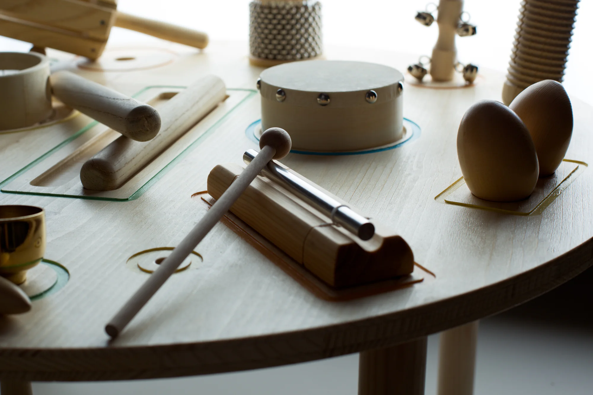 SHAKE-ASTICK Round music table - Image 11