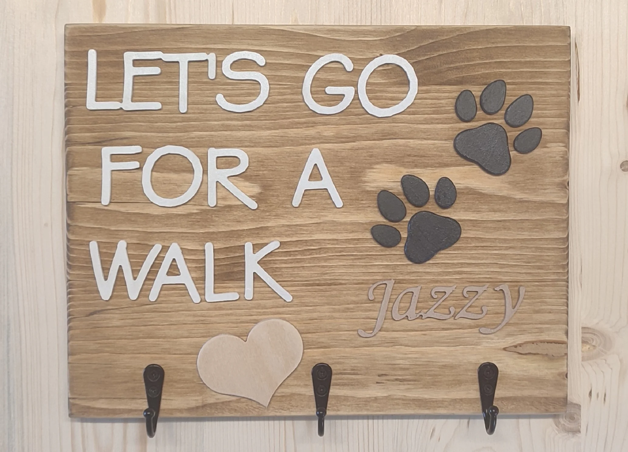 WOODEN SIGN PERSONALIZED WITH LEASH HANGERS